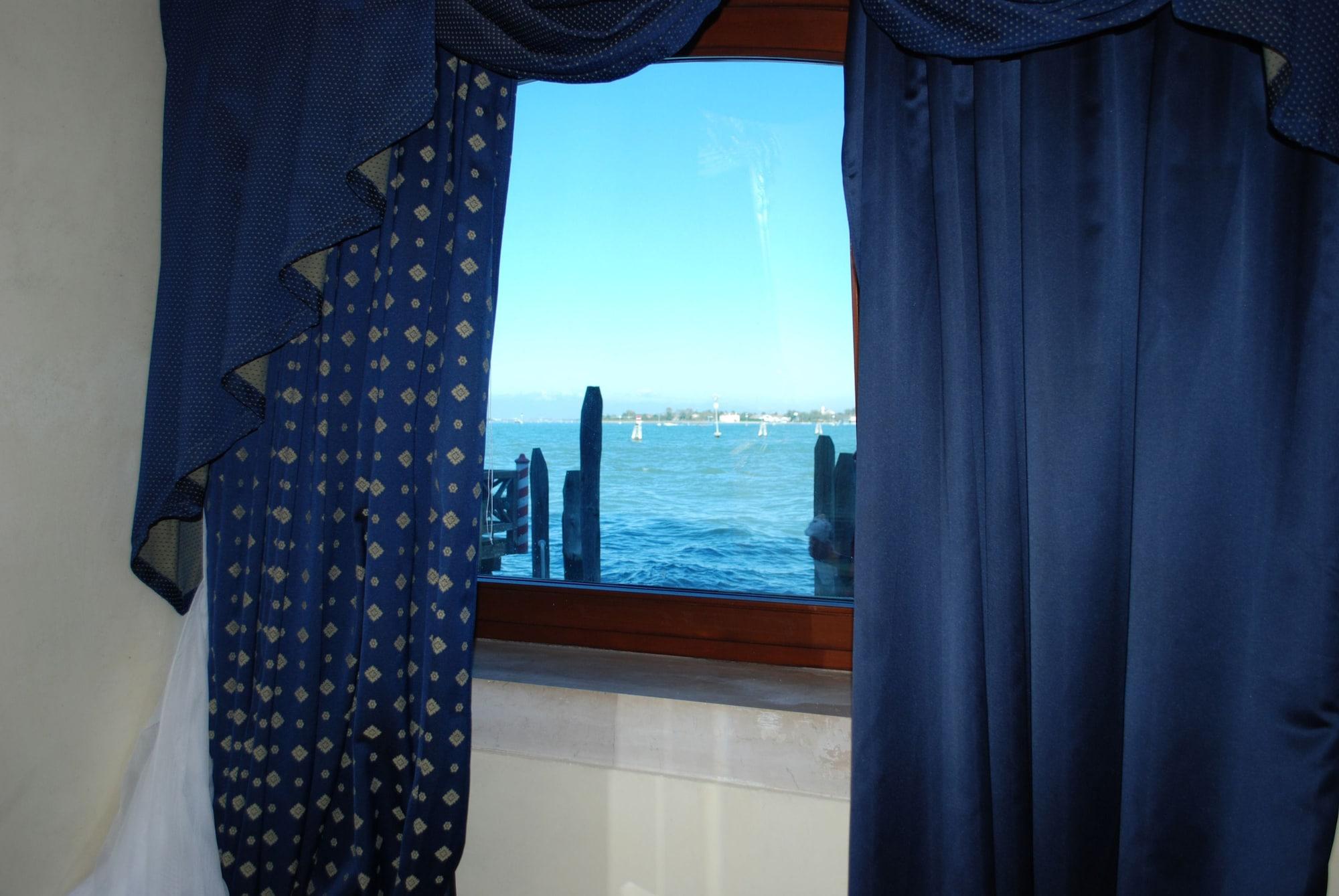 Vecellio Hotel Venesia Bagian luar foto