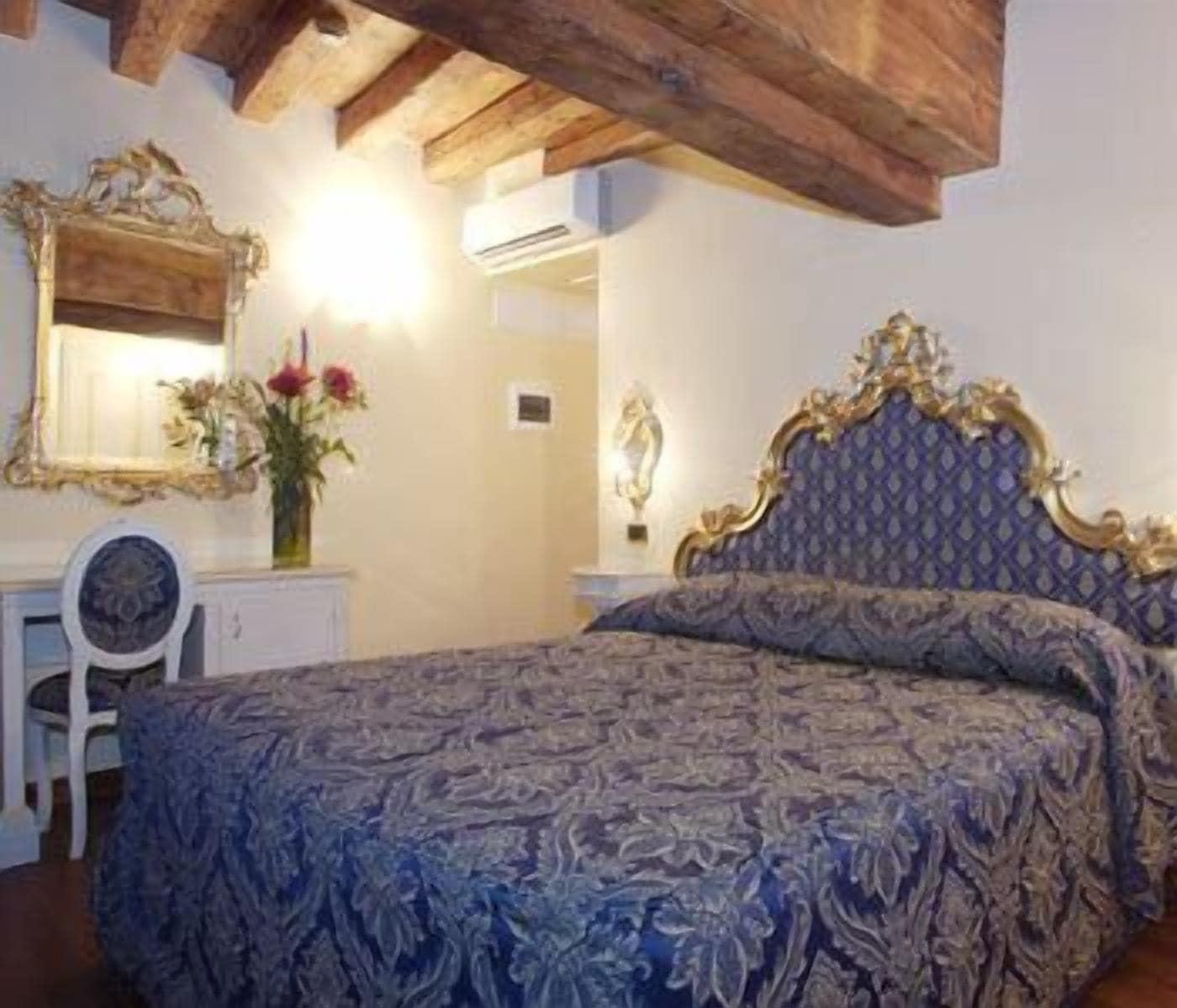 Vecellio Hotel Venesia Ruang foto