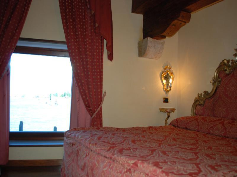 Vecellio Hotel Venesia Bagian luar foto