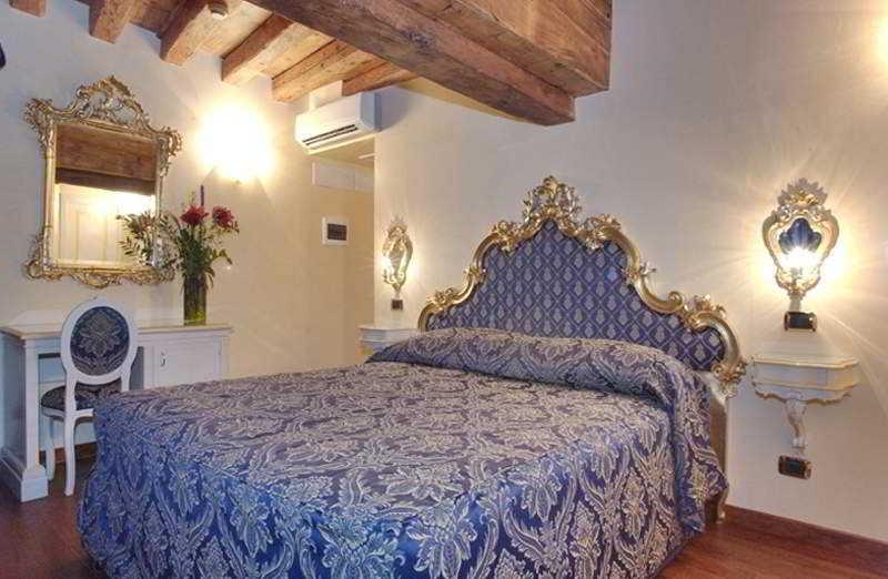Vecellio Hotel Venesia Ruang foto