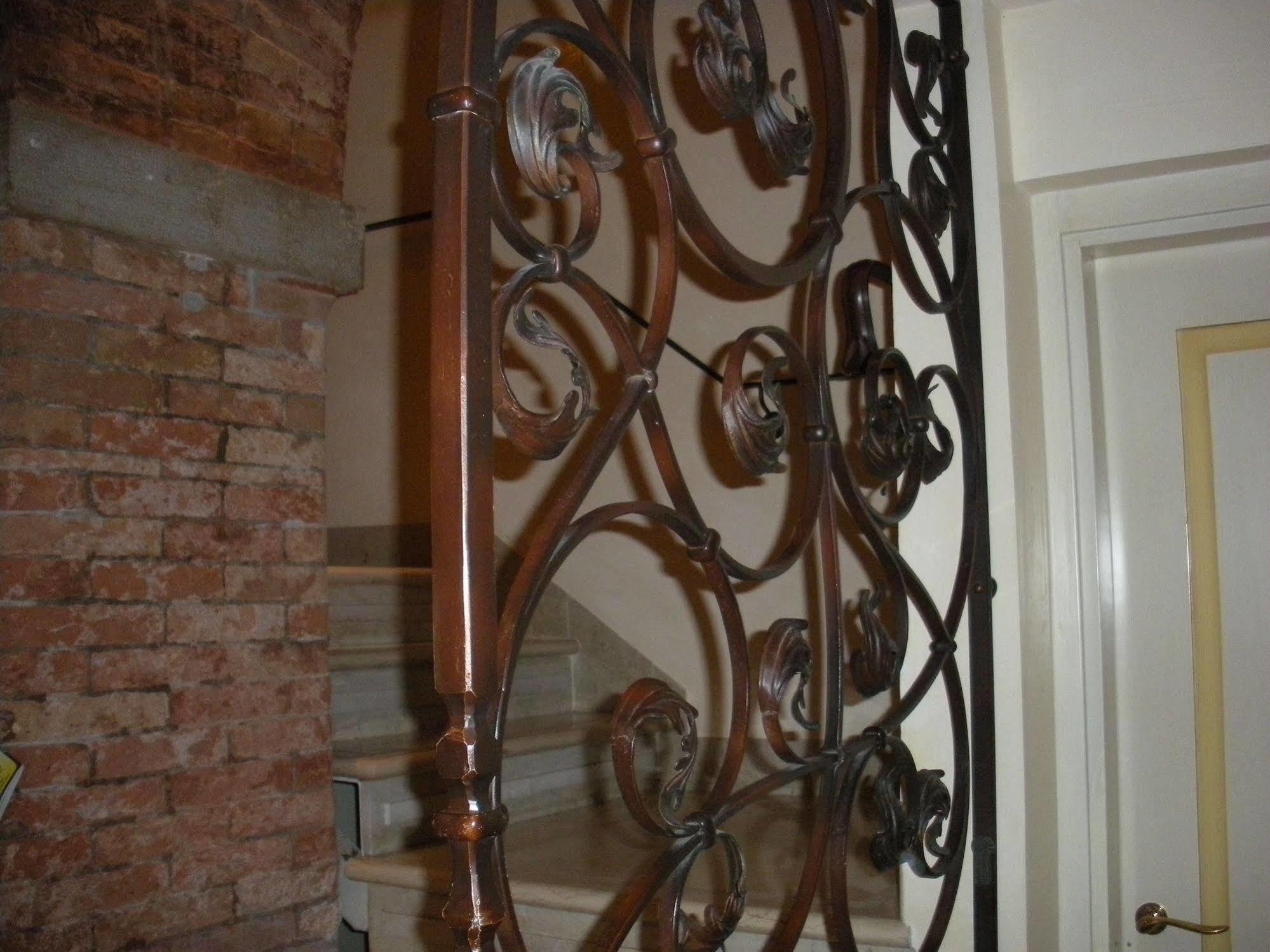 Vecellio Hotel Venesia Bagian luar foto